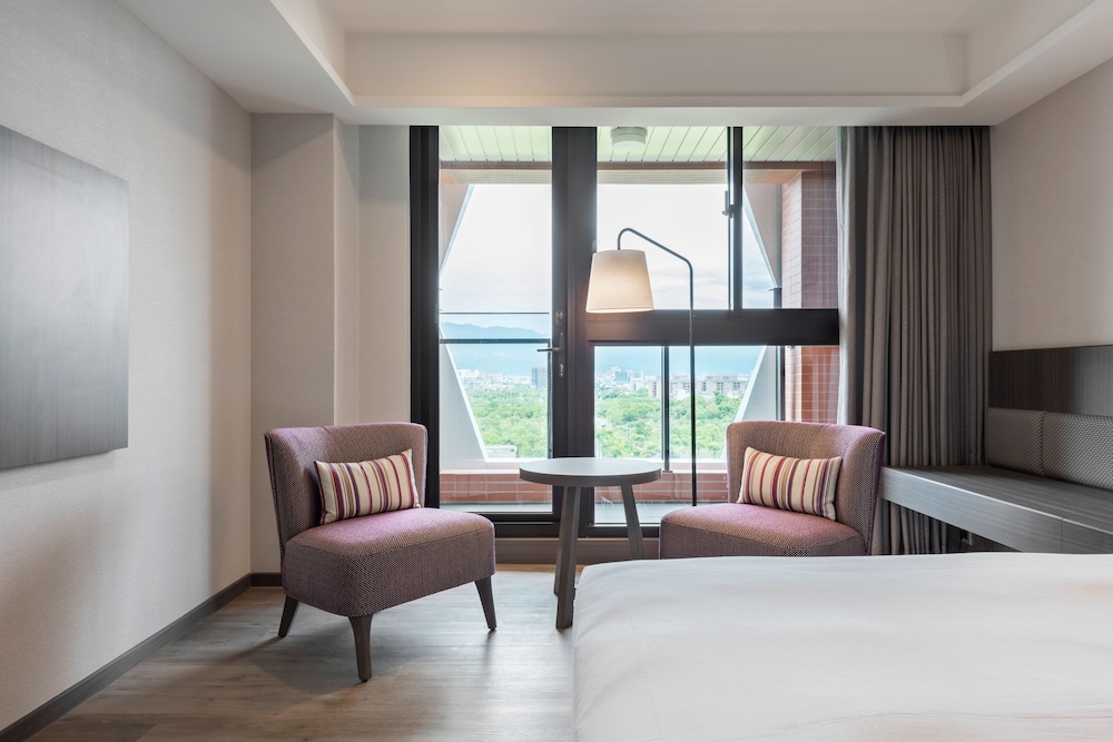 lakeshore hotel yilan