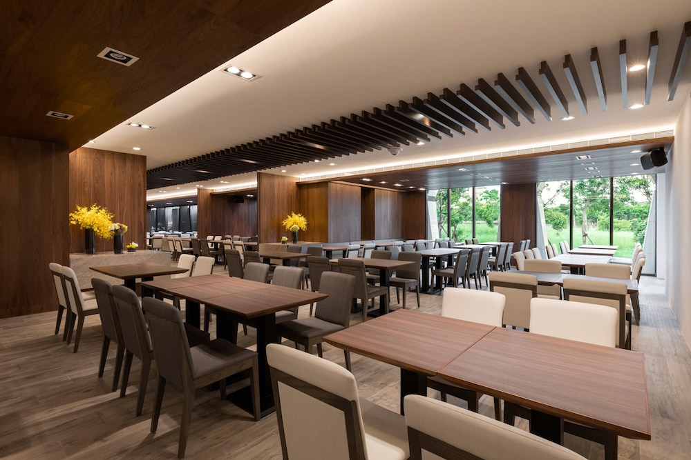 lakeshore hotel yilan