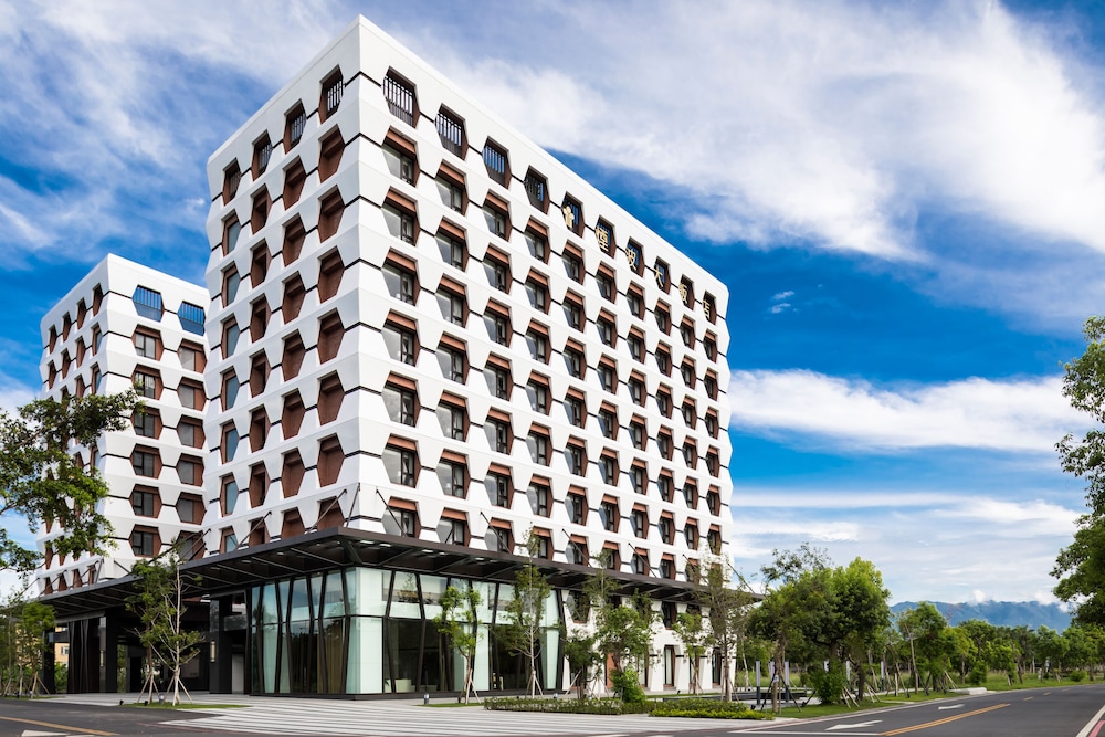 lakeshore hotel yilan