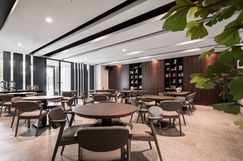 lakeshore hotel yilan