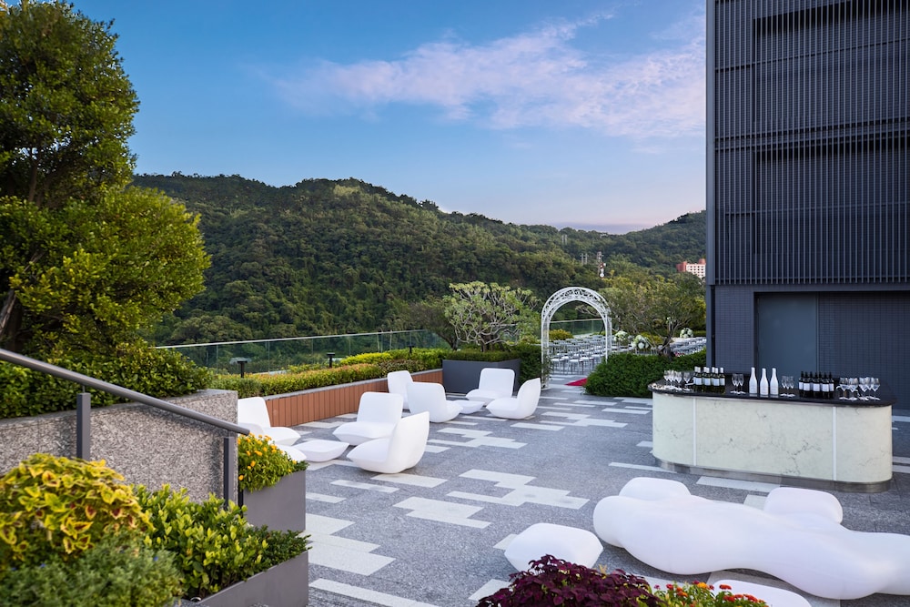 renaissance taipei shihlin hotel