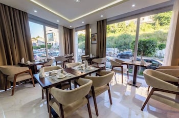 hotel sidi yahia