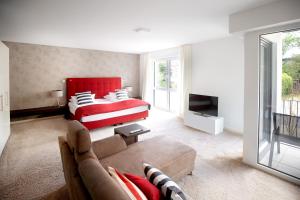 boardinghouse by mandk