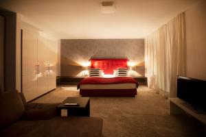 boardinghouse by mandk