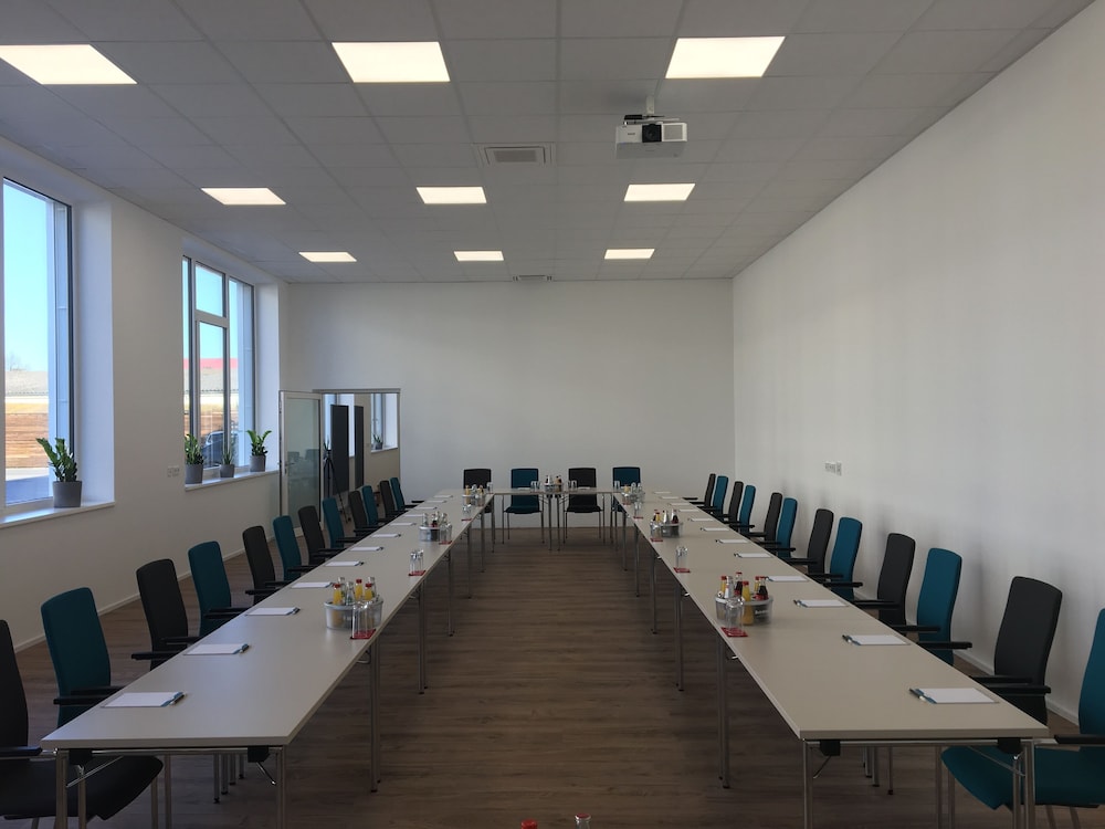 trip inn conference hotel and suites