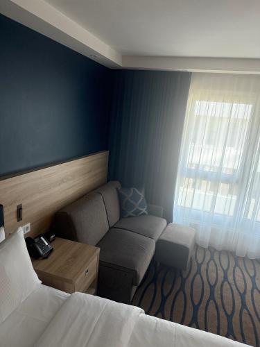 hampton by hilton frankfurt airport