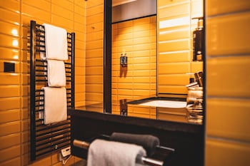 henri hotel dusseldorf downtown