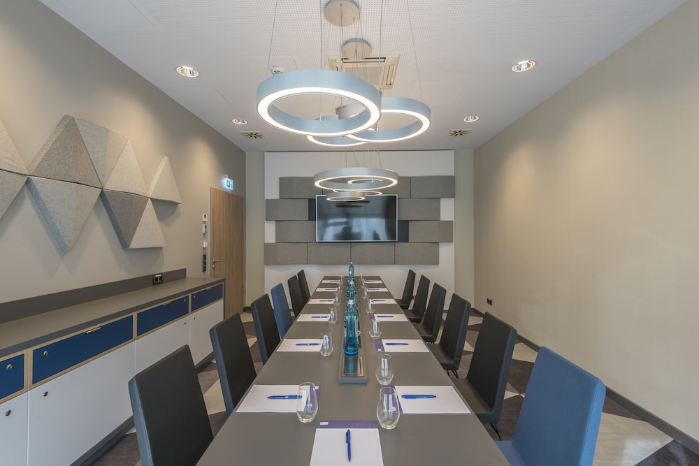 holiday inn express wuppertal hauptbahnhof an ihg hotel