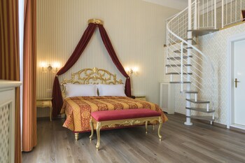 regina del garda suite