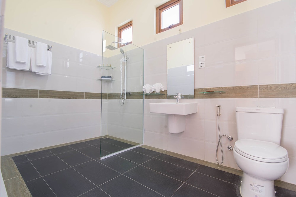 royal airstrip hotel