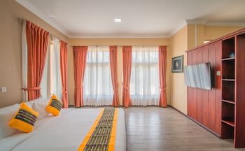 royal airstrip hotel