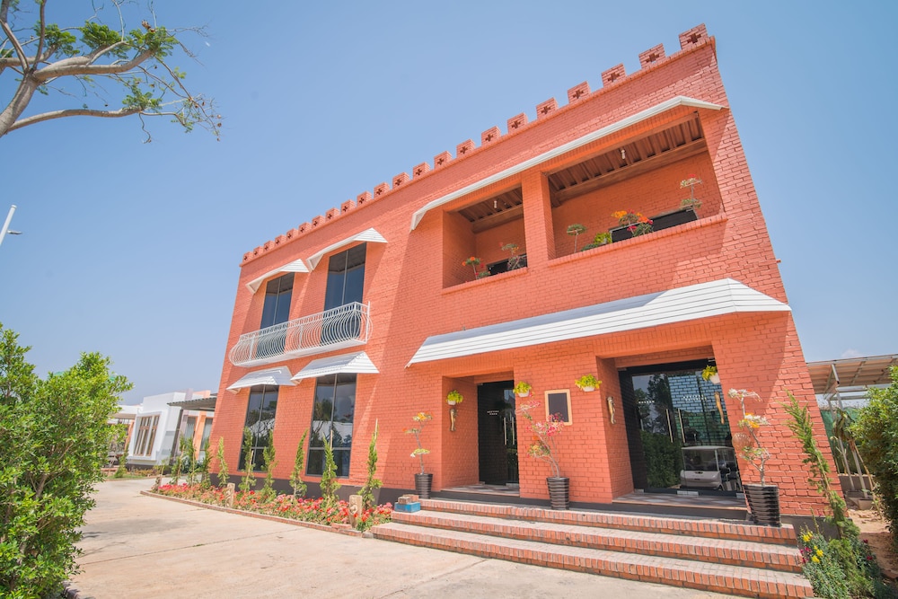 royal airstrip hotel