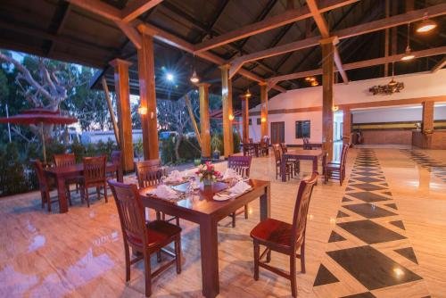 royal airstrip hotel