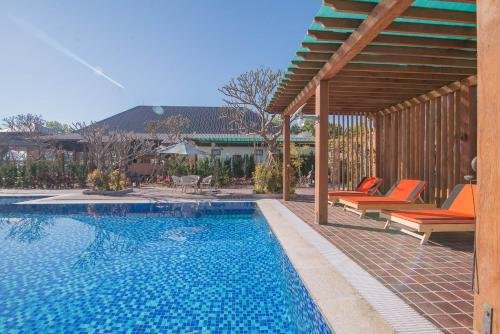 royal airstrip hotel