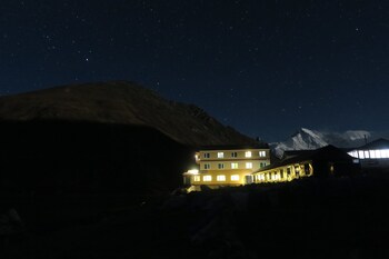 thanka inn gokyo