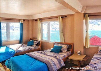thanka inn gokyo