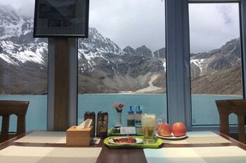 thanka inn gokyo