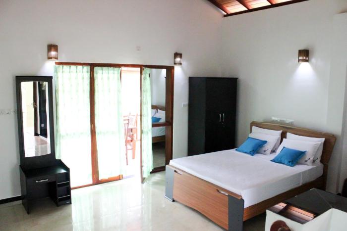 azzurra hikkaduwa villa