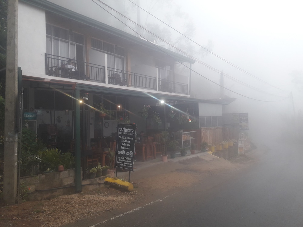 nature life guest inn ella sri lanka hostel