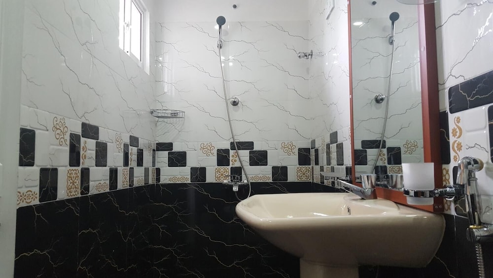 nature life guest inn ella sri lanka hostel