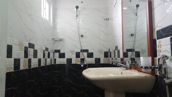 nature life guest inn ella sri lanka hostel