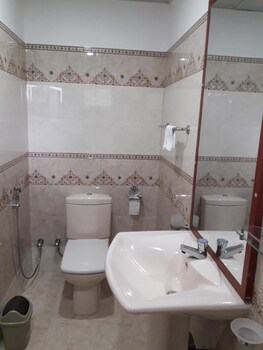 nature life guest inn ella sri lanka hostel