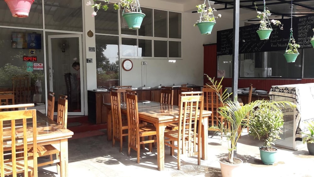 nature life guest inn ella sri lanka hostel