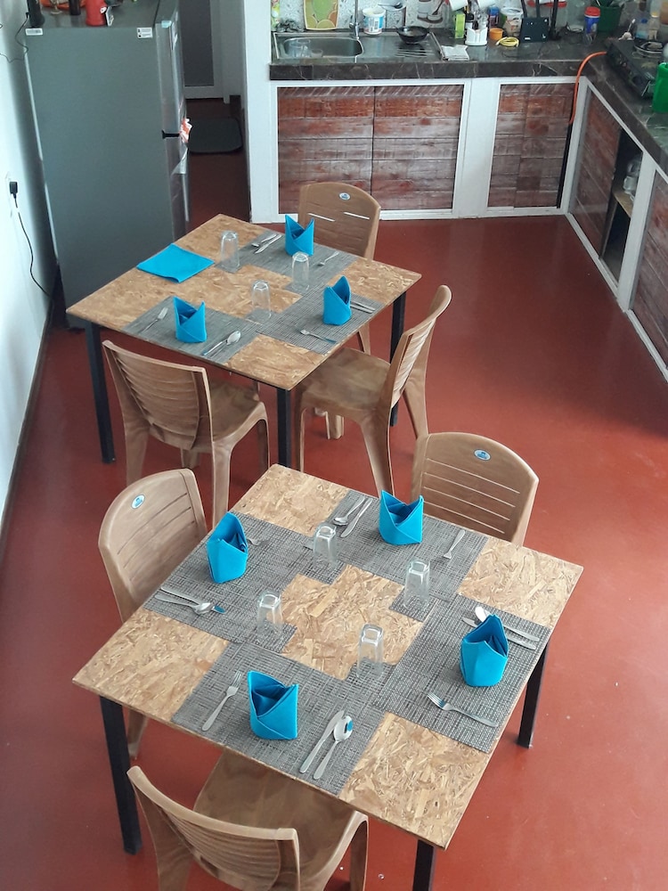 nature life guest inn ella sri lanka hostel