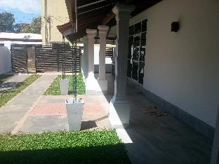 Ruth Villa,Katunayake>>Gampaha,3.5 star