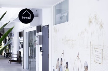bond boutique capsule hotel at bugis hostel