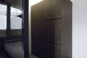 bond boutique capsule hotel at bugis hostel