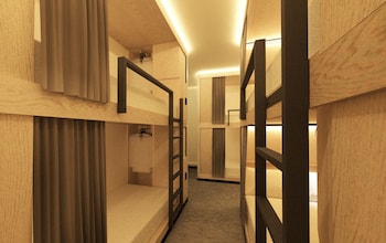 bond boutique capsule hotel at bugis hostel