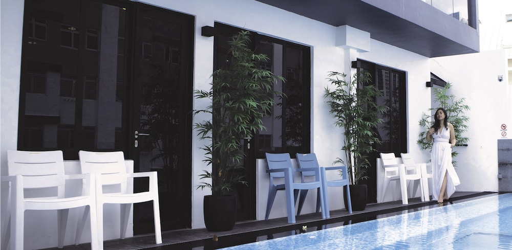 bond boutique capsule hotel at bugis hostel