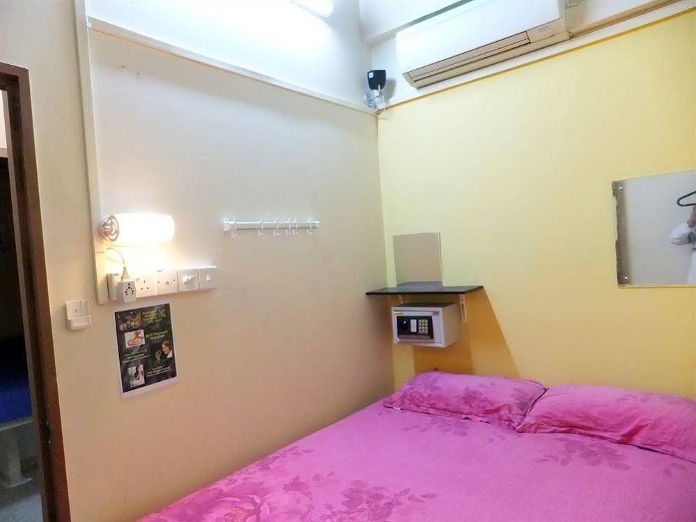 bond boutique capsule hotel at bugis hostel
