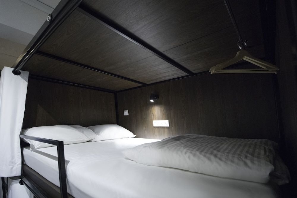 bond boutique capsule hotel at bugis hostel