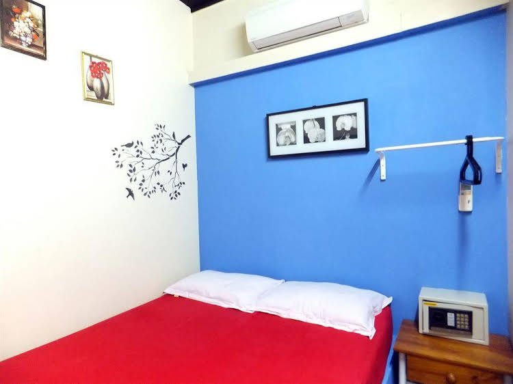 bond boutique capsule hotel at bugis hostel
