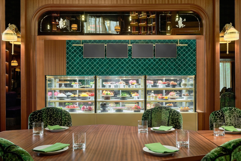 maxwell reserve singapore autograph collection