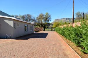 Village Lodge Harrismith,Maluti A Phofung>>Harrismith,2.5 star