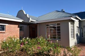 Village Lodge Harrismith,Maluti A Phofung>>Harrismith,2.5 star