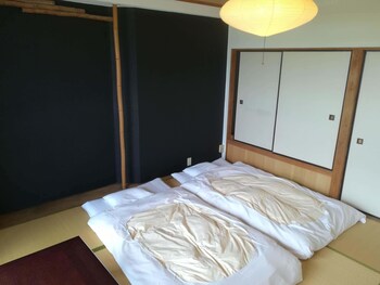 j hoppers lake biwa guesthouse hostel