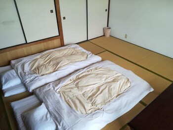 j hoppers lake biwa guesthouse hostel