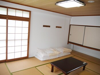 j hoppers lake biwa guesthouse hostel
