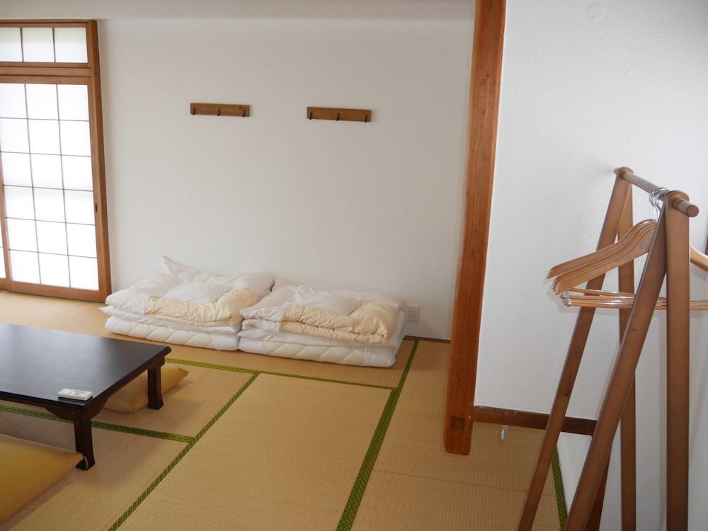 j hoppers lake biwa guesthouse hostel