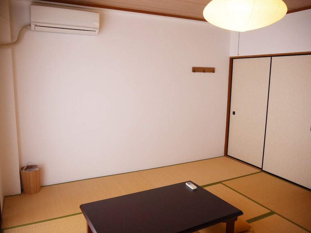 j hoppers lake biwa guesthouse hostel