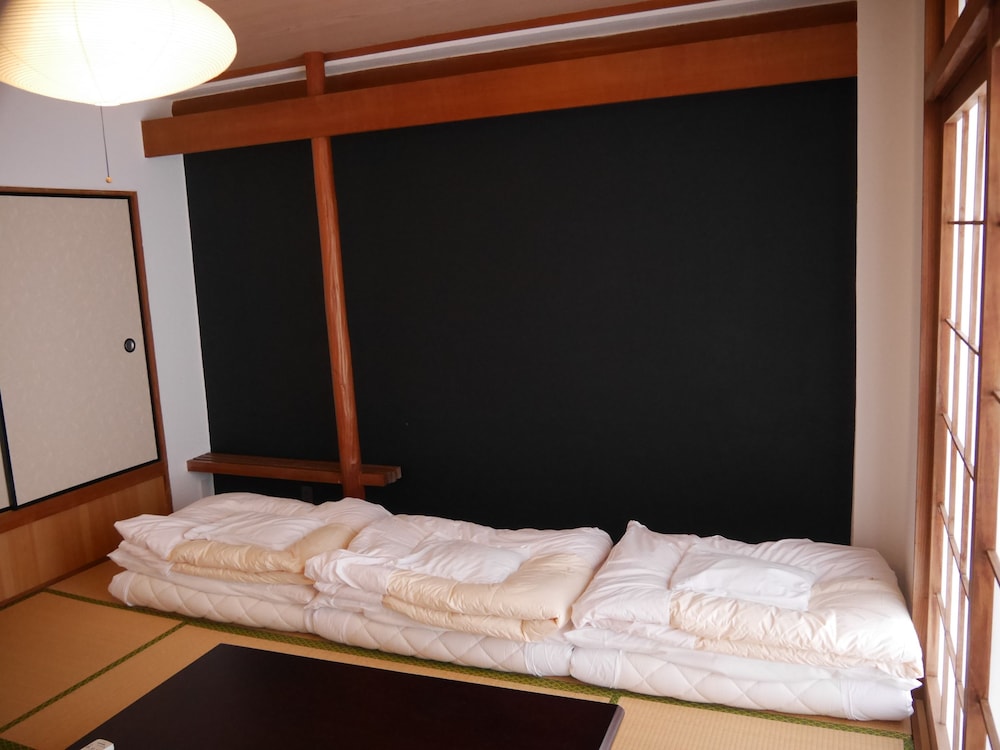 j hoppers lake biwa guesthouse hostel