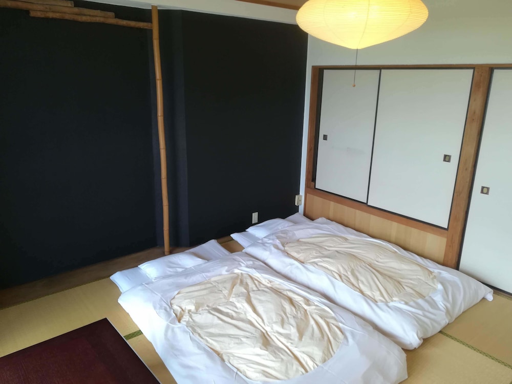 j hoppers lake biwa guesthouse hostel