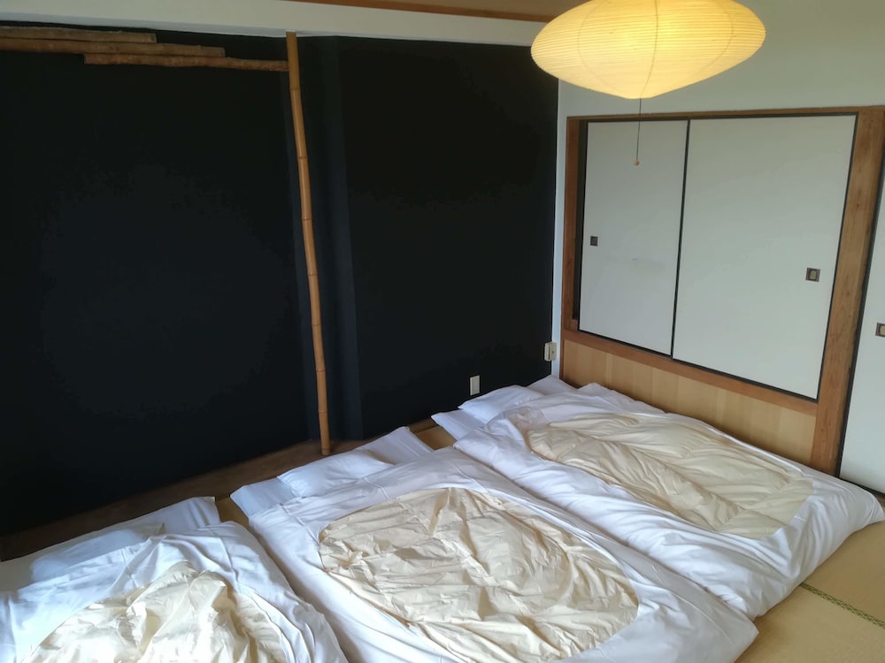 j hoppers lake biwa guesthouse hostel
