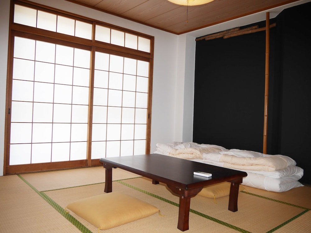 j hoppers lake biwa guesthouse hostel