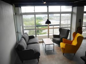 j hoppers lake biwa guesthouse hostel