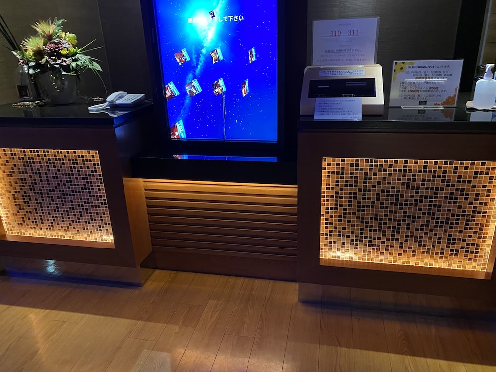 hotel oasis adults only